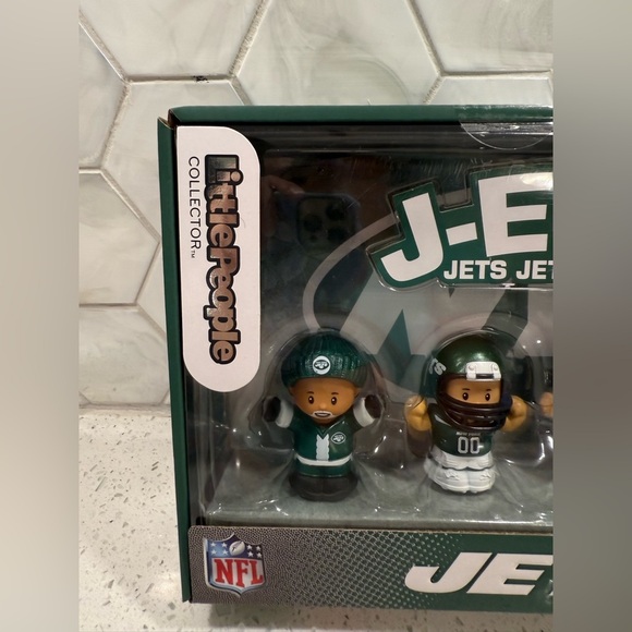 Little People New York Jets Football NFL 4 Pack JETS Uniforms NEW - Picture 3 of 6